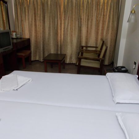Biju'S Tourist Home Kochi Bagian luar foto