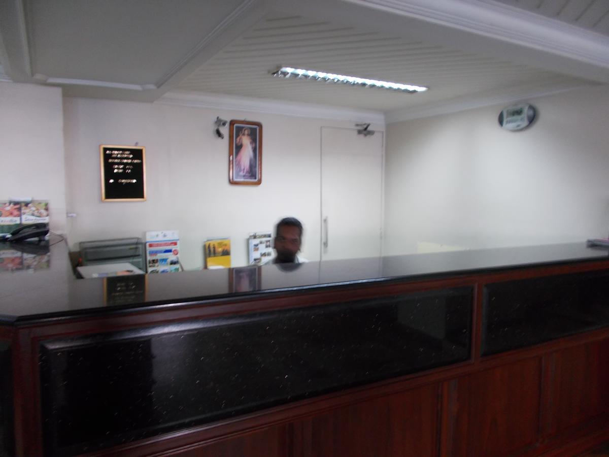 Biju'S Tourist Home Kochi Bagian luar foto