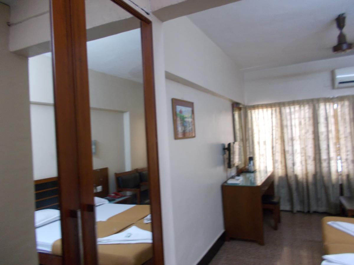 Biju'S Tourist Home Kochi Bagian luar foto