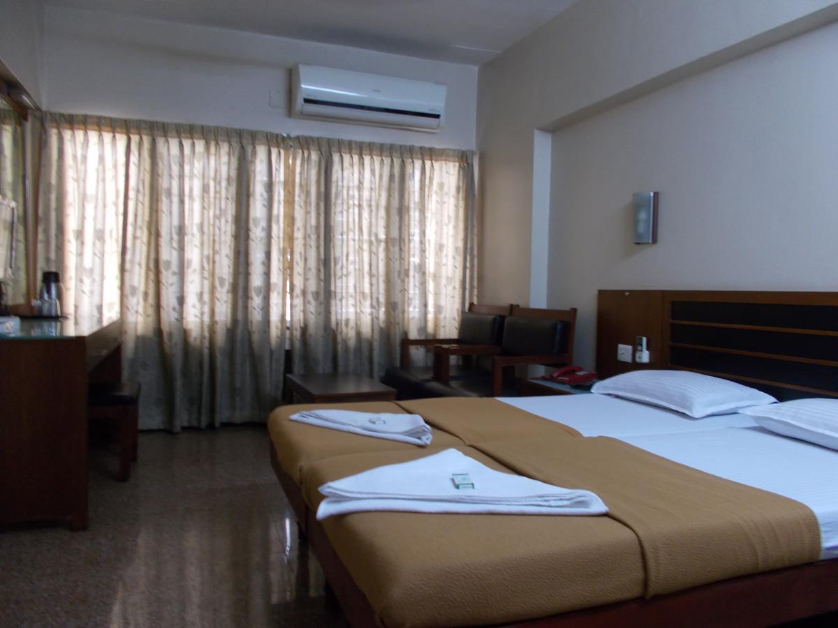 Biju'S Tourist Home Kochi Bagian luar foto